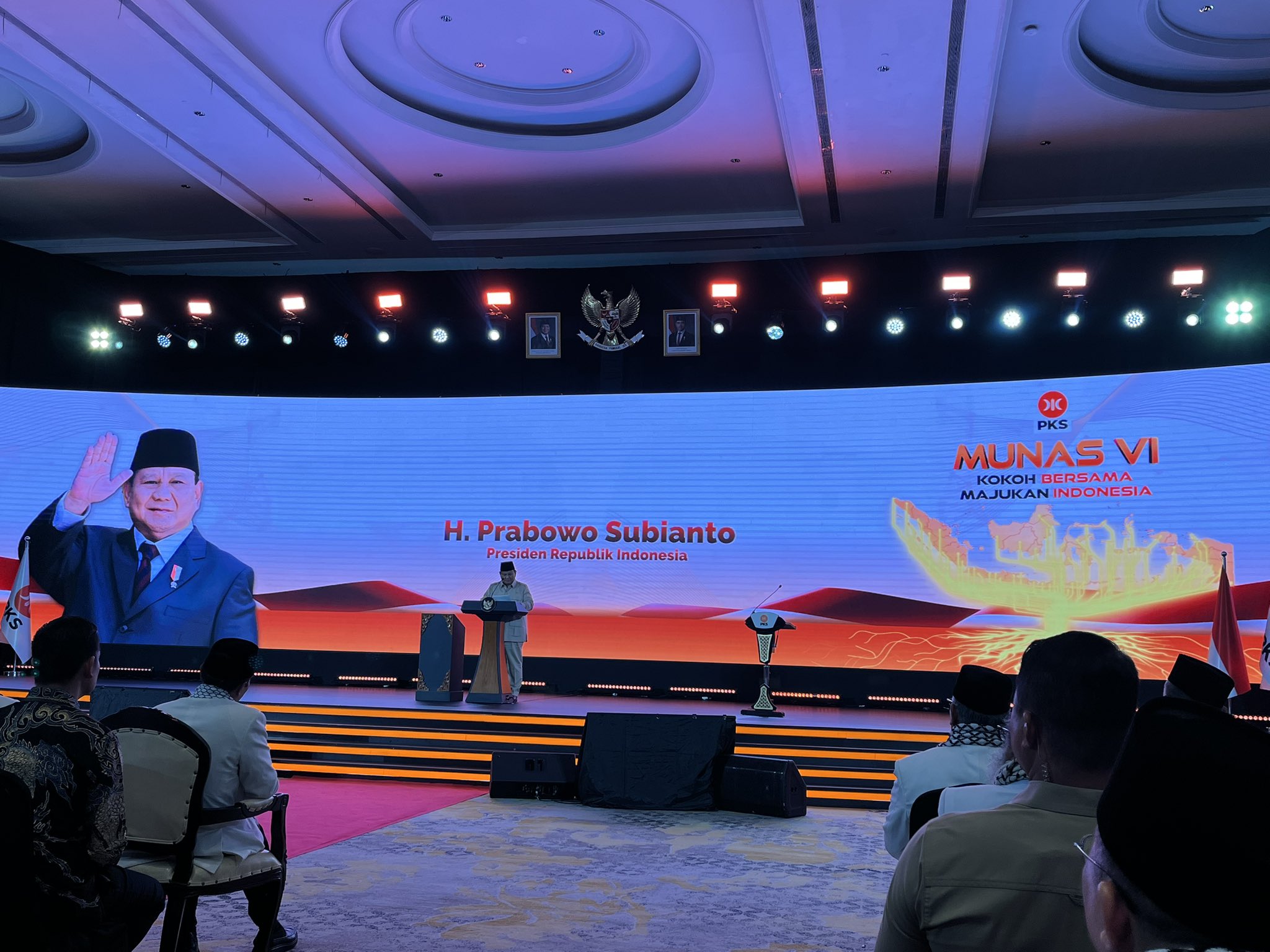 Prabowo saat menghadiri Munas PKS 2025