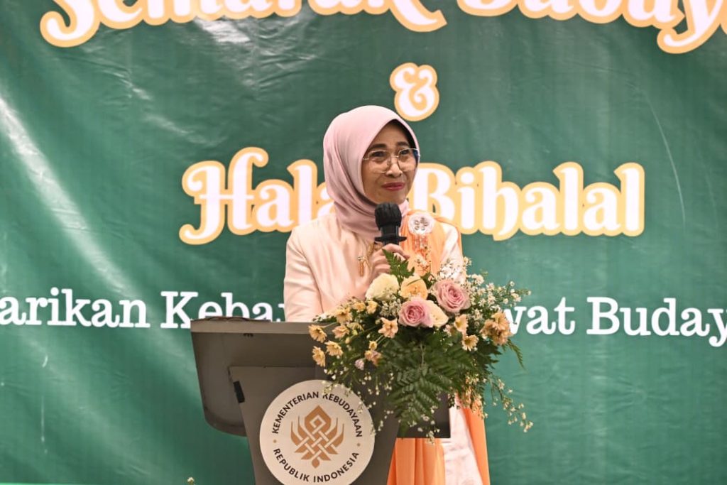 Ketua Umum DPP Pengajian Al-Hidayah, Hetifah Sjaifudian